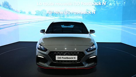 „Hyundai“ Paryžiuje demonstruoja dvi „i30 Fastback N“ versijas