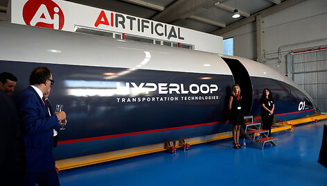 &bdquo;Hyperloop Transportation Technologies&ldquo; pristatė pirmąją savo keleivinę kapsulę
