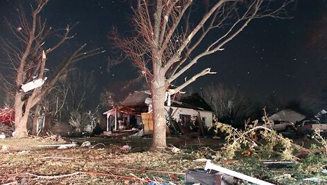 Tornadas JAV vidurio vakaruose pareikalavo žmonių gyvybių