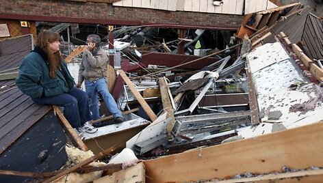 Tornadas JAV vidurio vakaruose pareikalavo žmonių gyvybių