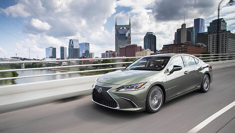 &bdquo;Lexus ES&ldquo; sedanas