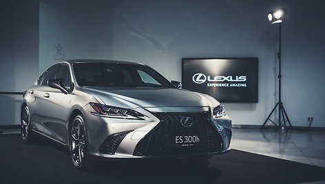 „Lexus ES“ pristatymas MO muziejuje