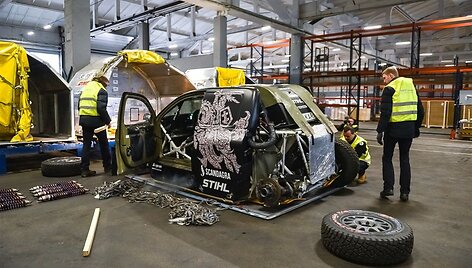 B.Vanago &bdquo;Hilux&ldquo; i&scaron;skrido i&scaron; Vilniaus į Dubajų