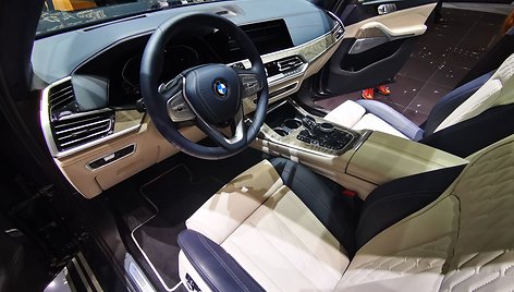 BMW X7 Ženevos automobilių parodoje