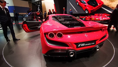 „Ferrari F8 Tributo“ Ženevoje