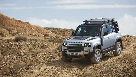 Frankfurto mugė: naujas „Land Rover Defender“ – lyg iš filmo apie Džeimsą Bondą