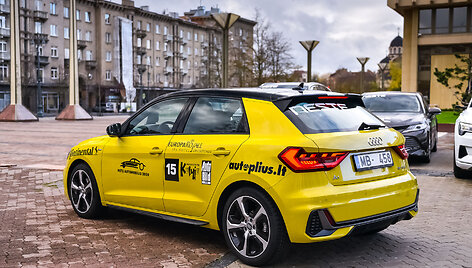 &bdquo;Audi A1 Sportback&ldquo;, konkurso &bdquo;Metų automobilis 2020&ldquo; dalyviai prie Martyno Mažvydo bibliotekos