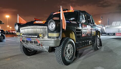 Kinų istoriniai automobiliai Dakare
