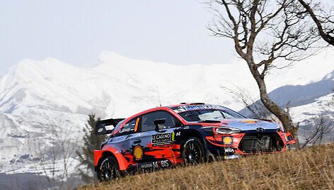 Ottas Tanakas ir Martinas Jarveoja debiutavo &bdquo;Hyundai&ldquo; komandoje Monte Carlo WRC