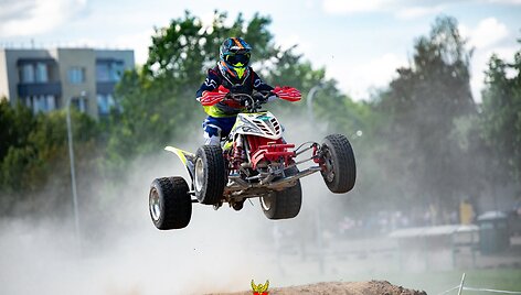 &bdquo;SuperMoto&ldquo; čempionato Elektrėnuose įspūdingiausios akimirkos