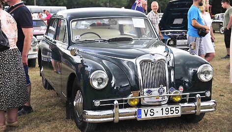 Geriausia restauracija &ndash; Riley Pathfinder, pag. 1955 m. Savininkas &ndash; Andris Vanags (Latvija). I. Daubaraitės nuotr.