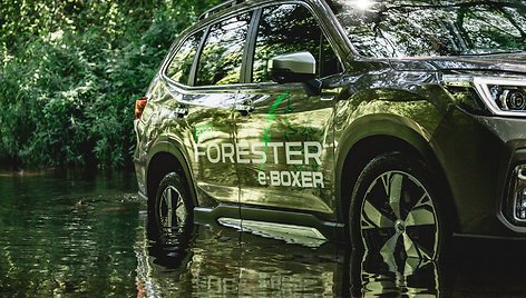 Hibridinio „Subaru Forester“ testas