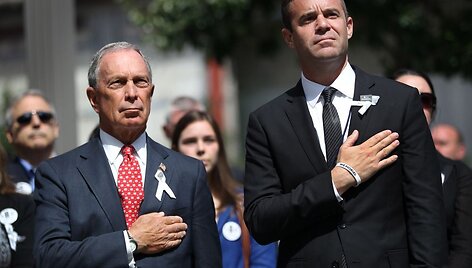 Niujorko meras Michaelas Bloombergas (kairėje) ir Rugsėjo 11-osios istorijos muziejaus prezidentas Joe Danielsas