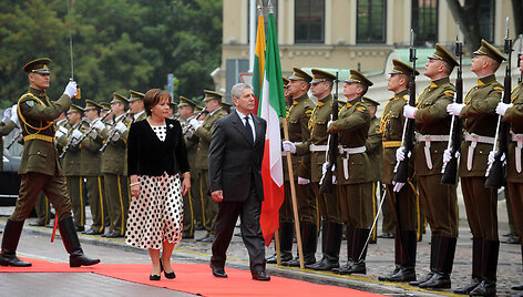 Kra&scaron;to apsaugos ministrė susitiko su su Italijos gynybos ministru Giampaolo Di Paola