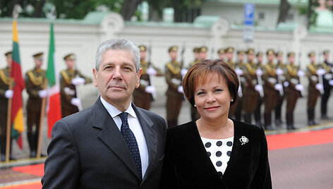 Kra&scaron;to apsaugos ministrė susitiko su su Italijos gynybos ministru Giampaolo Di Paola