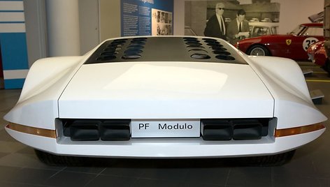 Galinė Ferrari Modulo dalis. Tik pažiūrėkite į šias formas! (Morio, Wikimedia(CC BY-SA 3.0)