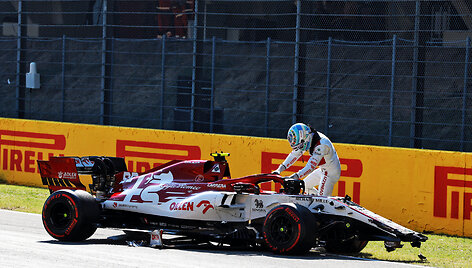 Antonio Giovinazzi avarija Mugello trasoje