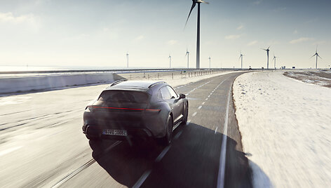 Porsche Taycan  Cross Turismo bandymai prie&scaron; premjerą