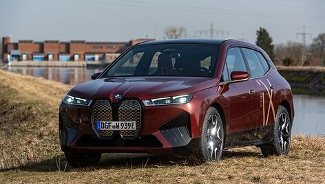 BMW iX