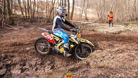 Vievyje, Crazy Ferma trasoje startavo 2-asis Lietuvos motociklų Cross Country čempionato etapas 