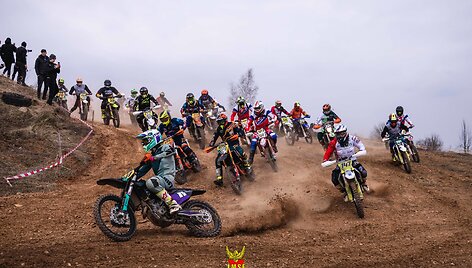 Vievyje, Crazy Ferma trasoje startavo 2-asis Lietuvos motociklų Cross Country čempionato etapas 