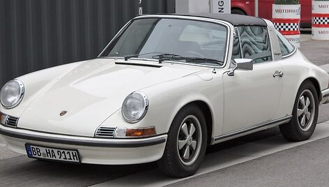 &Scaron;tai kur yra klasikinių Porsche 911 degalų bako užpildymo anga &ndash; ant priekinio sparno. (Alexander Migl, Wikimedia(CC BY-SA 4.0)