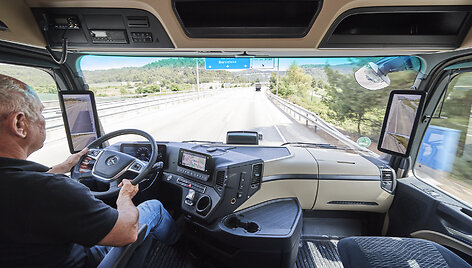 Konkurso &bdquo;Metų sunkvežimis&ldquo; dalyvis &bdquo;Mercedes-Benz Actros&ldquo;