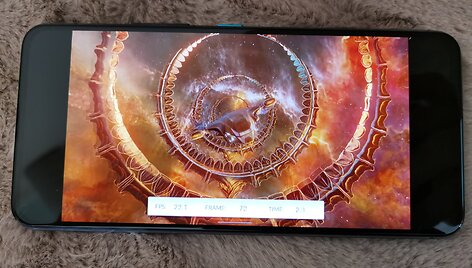 Dėl flagmani&scaron;kų komponentų &scaron;is telefonas na&scaron;umo tikrai nestokoja