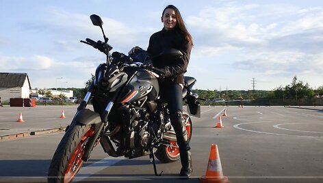 Solveiga Dambrauskaitė-Bakutienė: kaip mokytis važiuoti motociklu