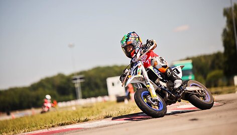 Supermoto ketvirtasis etapas Kur&scaron;ėnuose 