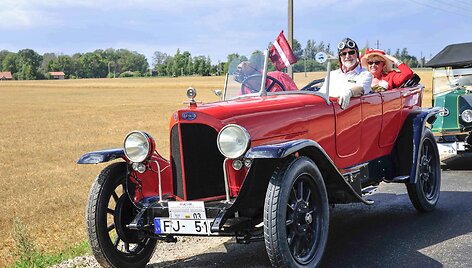 GERIAUSIAS SENOVINIS  AUTOMOBILIS (pag. iki 1946 m.) &ndash; FIAT 510 S, pagamintas 1922 m. Savininkas &ndash; Janis Oskerko (Latvija). Ilonos Daubaraitės n