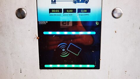 Elektromobilių įkrovimo stotelė Juodkrantėje