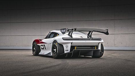 Koncepcinis „Porsche Mission R“