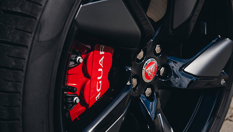 &bdquo;Jaguar F-Pace SVR&ldquo; su V8 varikliu