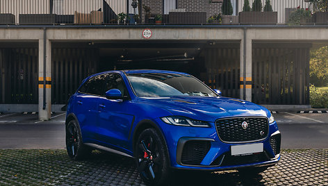 „Jaguar F-Pace SVR“ su V8 varikliu