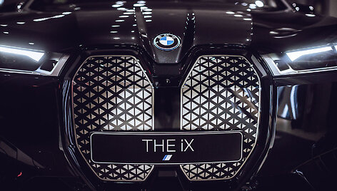 Elektromobilis BMW iX debiutavo Lietuvoje