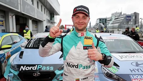 Jonas Karklys laimėjo ADAC TCR lenktynes Niurburgringe