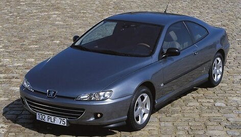 406 Coup&eacute; tapo vienu i&scaron; įsimintinesnių Peugeot 20 amžiaus pabaigos modelių. (Gamintojo nuotrauka)