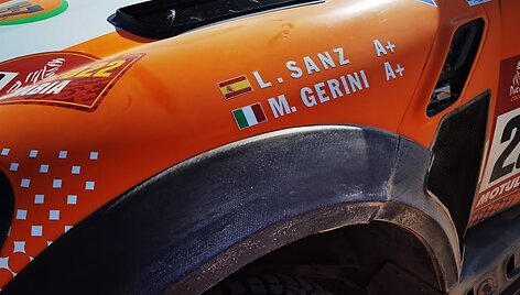 Laia Sanz Dakare startavo automobiliu