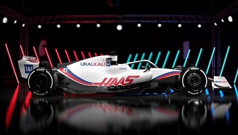 Formulės 1 &bdquo;Haas&ldquo; komanda pristatė naująjį automobilį 