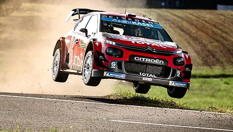 Esapekka Lappi ir Janne Fermas skrieja Citroen C3 WRC automobiliu (Shutterstock nuotr.)