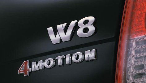 Kuo V8 variklis skiriasi nuo W8, kurį „Volkswagen“ gamino labai trumpai ir kuo čia dėtas „Škoda Superb“?