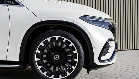 Naujas EQS SUV iš „Mercedes-EQ“: kiek kilometrų jis nuvažiuoja?
