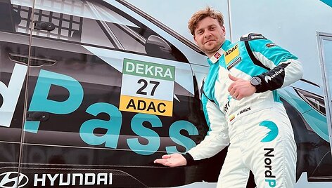 Jonas Karklys  Vokietijos &bdquo;ADAC TCR Germany&ldquo; lenktynėse Austrijoje patyrė gedimą