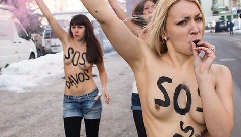 &bdquo;Femen&ldquo; aktyvisčių protestas Davose