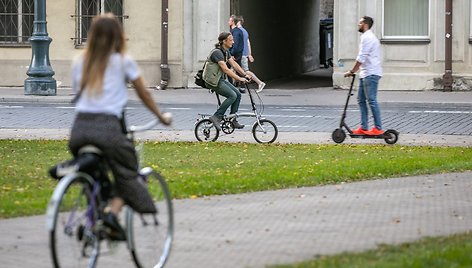 Darnus judumas, dviračiai ir paspirtukai