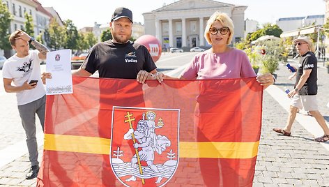 Vilniuje įteikti skiriamieji raštai „Ryterna modul Mototourism rally“ dalyviams