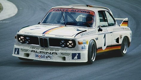 Alainas Peltier ir BMW CSL ant trijų ratų, 1975 m. (Lothar Spurzem, Wikimedia(CC BY-SA 2.0)