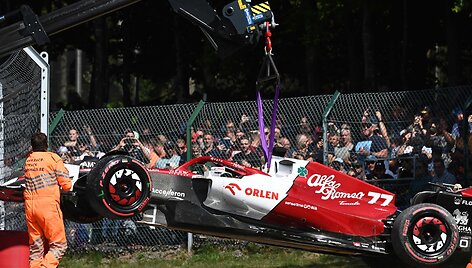 V.Bottas Belgijos GP pasitraukė po incidento su N.Latifi