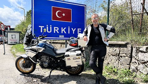 K. Mieliauskas motociklu nuvažiavo 2200 kilometrų per Turkiją ir pasiekė Irako sieną